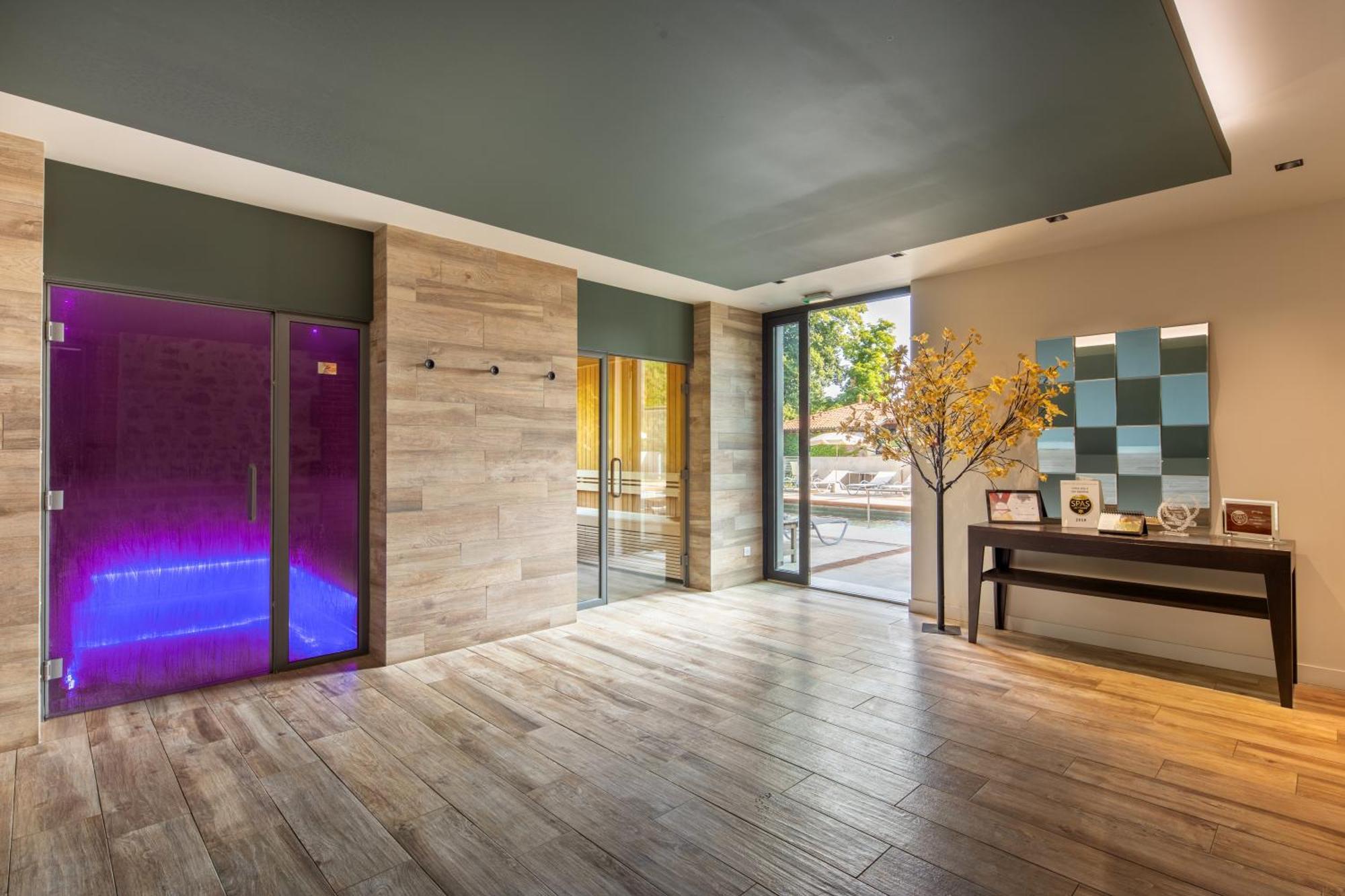 Chateau De Champlong Table Hotel **** Golf & Spa Villerest  Εξωτερικό φωτογραφία