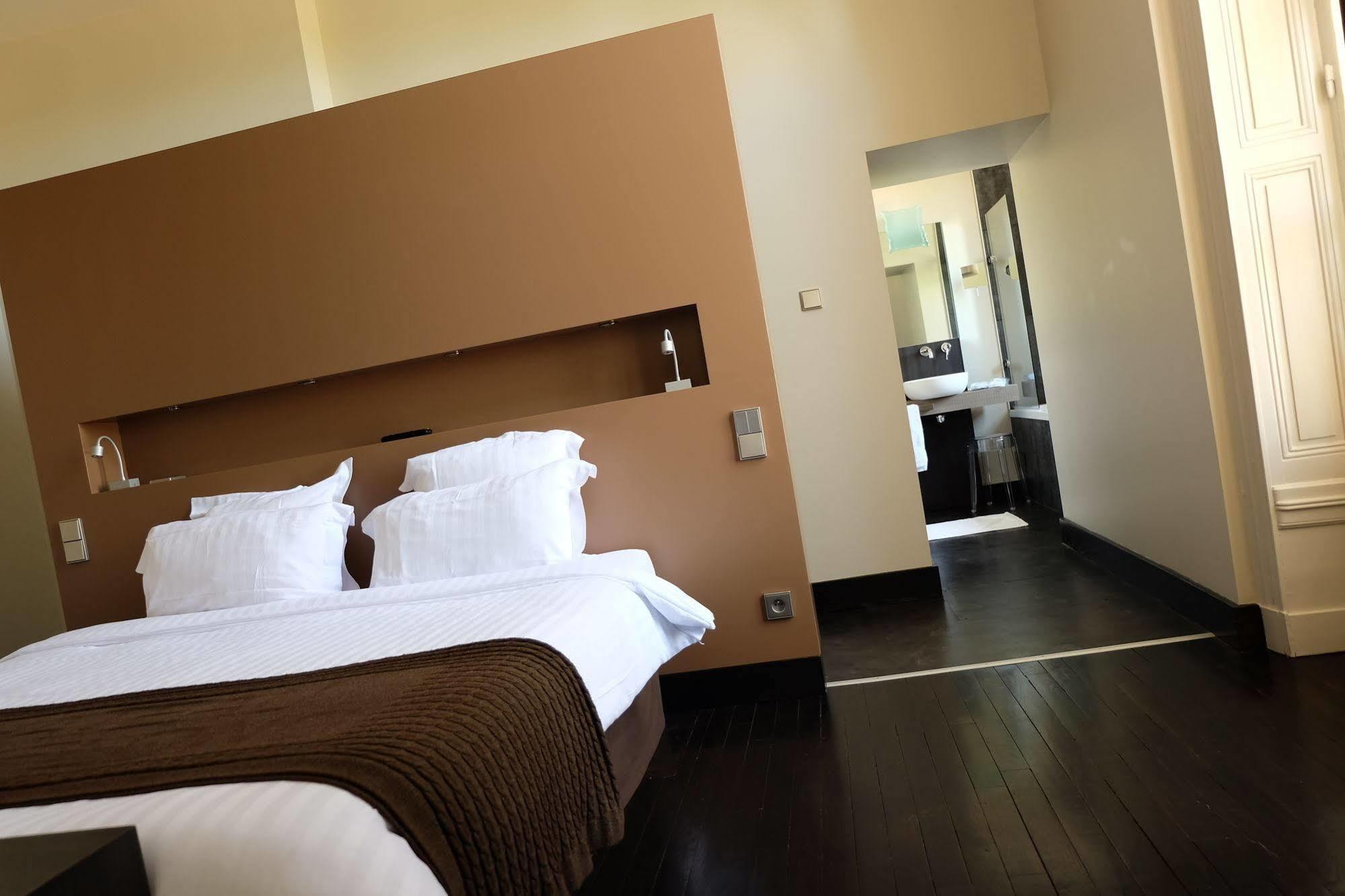 Chateau De Champlong Table Hotel **** Golf & Spa Villerest  Εξωτερικό φωτογραφία